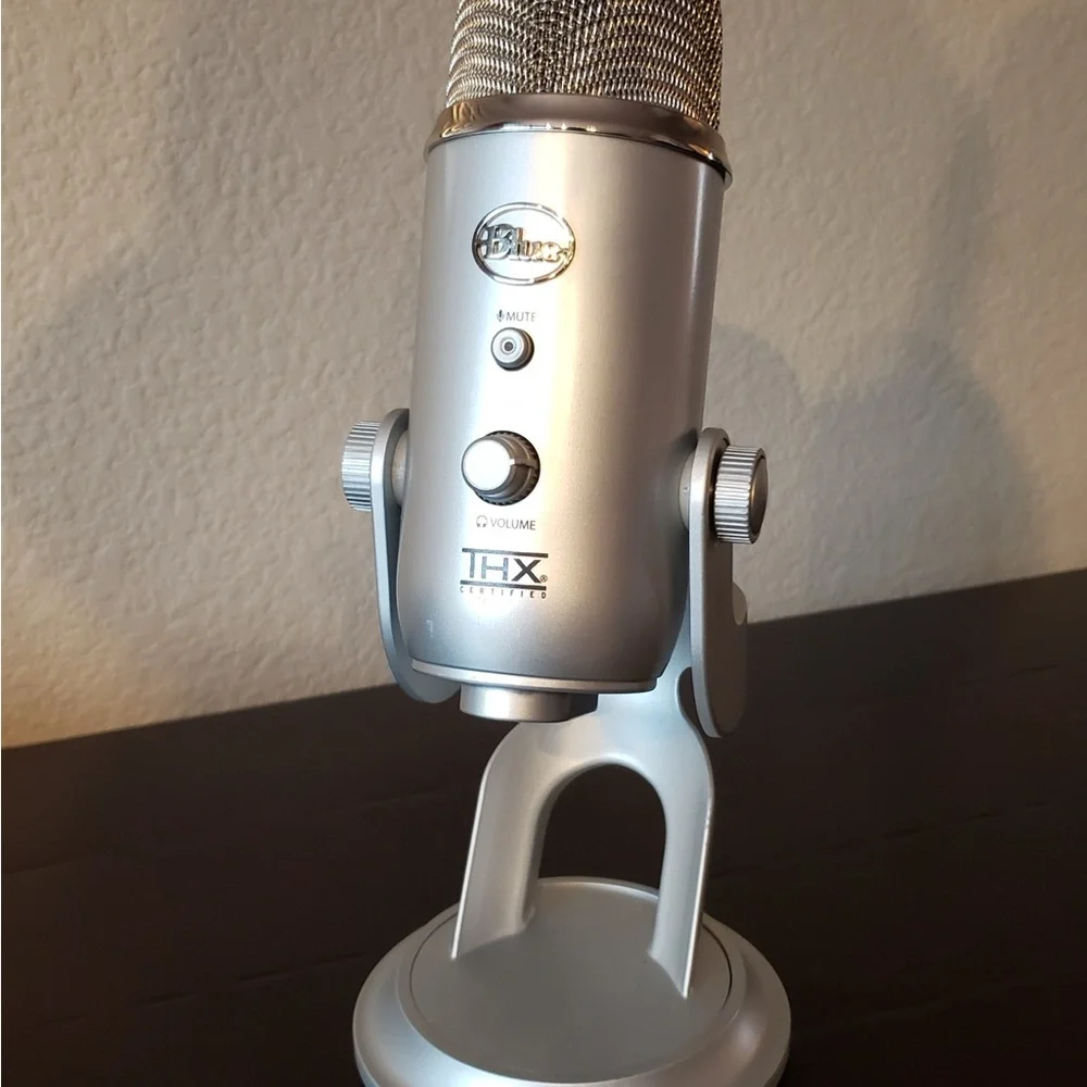 Blue Yeti Microphone - Picture 3 of 3
